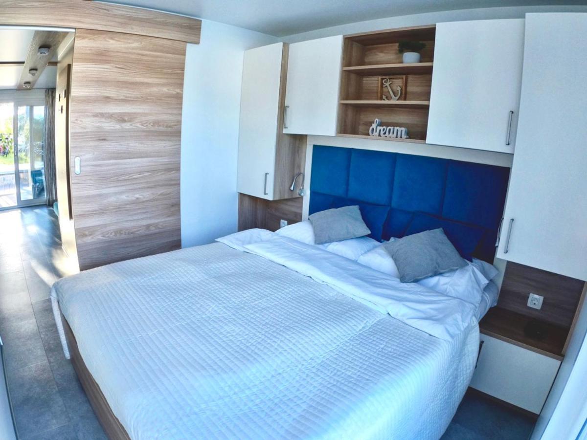 Bonita Houseboat Apartment Portorose Exterior foto
